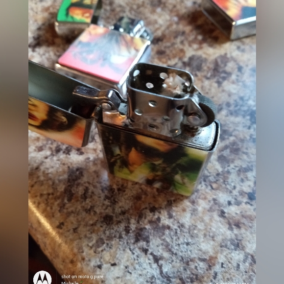 - Bob Marley Refillable lighters - Picture 4 of 7